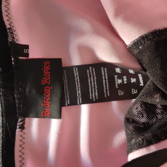 Bedroom Stories garter skirt and bra set - Picture 8 of 9